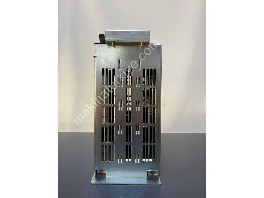 Yaskawa JZNC-YSU01-1E Unité de sécurité des systèmes d'automatisation et de robotique Unité de contrôle de sécurité