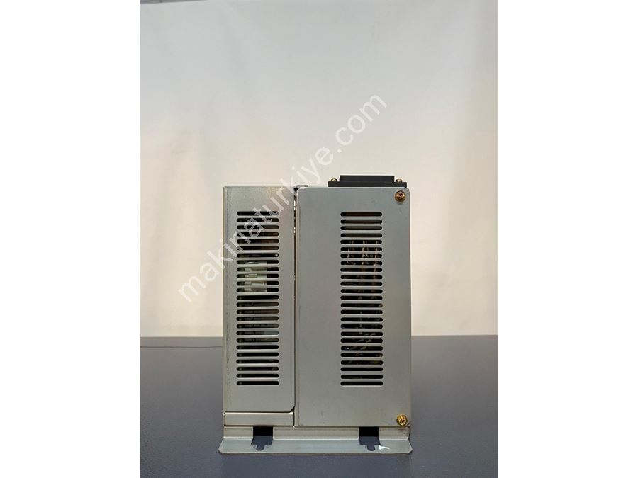 Yaskawa JZNC-YSU01-1E Unité de sécurité des systèmes d'automatisation et de robotique Unité de contrôle de sécurité