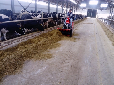 10 Hp 4 Zamanlı Helezonlu Yem Yanaştırma Makinası - 1