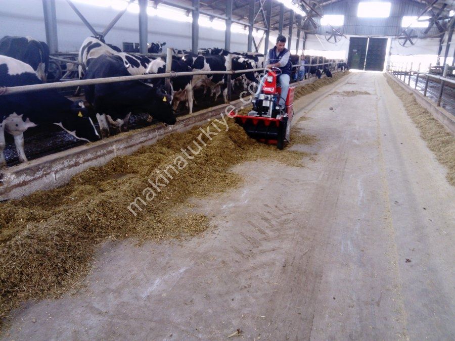 10 Hp 4 Zamanlı Helezonlu Yem Yanaştırma Makinası