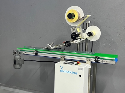 Top-Label-Klebemaschine - 3
