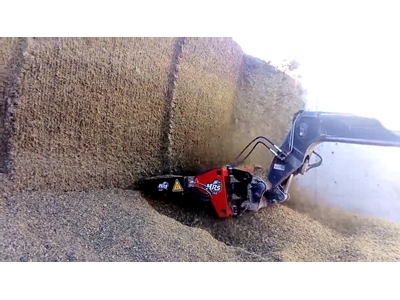 Équipement de Coupe d’Ensilage Frontal pour Chargeur Télescopique - 1