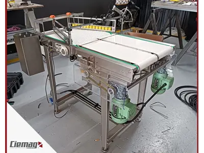 Thermoforming Machine Output Alignment Conveyor