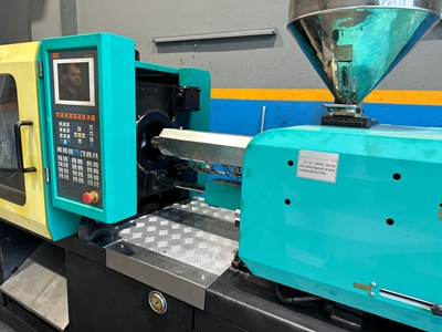 130 Tonnen Kunststoffspritzgießmaschine (1) - 4