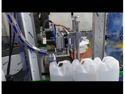 Adblue oder Frostschutzmittel 5lt-10lt 6 Düsen Flüssigkeitsfüllmaschine und Verschließmaschine - 5