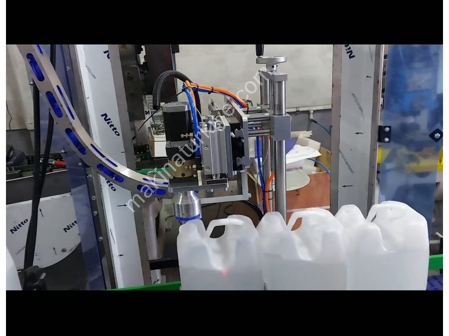Adblue oder Frostschutzmittel 5lt-10lt 6 Düsen Flüssigkeitsfüllmaschine und Verschließmaschine