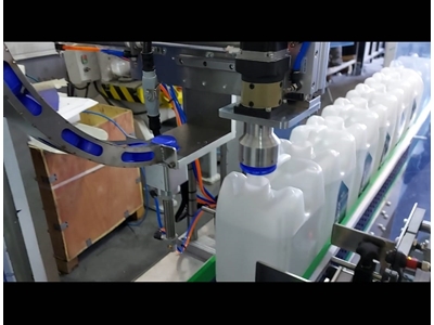 Adblue oder Frostschutzmittel 5lt-10lt 6 Düsen Flüssigkeitsfüllmaschine und Verschließmaschine - 3