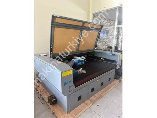 1000x1800mm Kameralı Konveyörlü Lazer Kesim Makinası