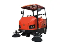 1950 mm (195 Litre Hacim) Akülü Yol Süpürme Aracı
