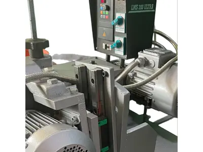 Tam Otomatik Kopyeli ve Hız Devir Ayarlı Çift Motorlu Şerit Testere Bileme Makinası