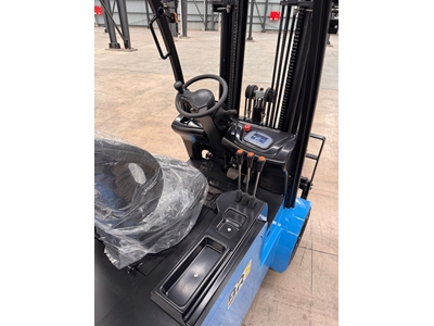 2.0 Ton 4.5 Metre Tripleks Lityum Akülü Forklift - 7