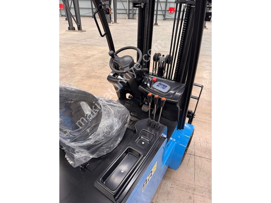 2.0 Ton 4.5 Metre Tripleks Lityum Akülü Forklift