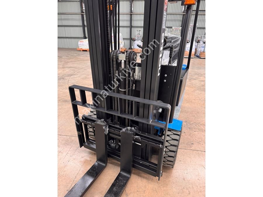 2.0 Ton 4.5 Metre Tripleks Lityum Akülü Forklift