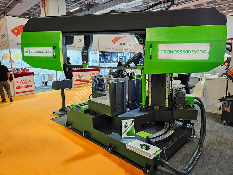 Cronoss 580X1050 Çift Yön Açılı Yarı Otomatik Sütunlu Şerit Testere