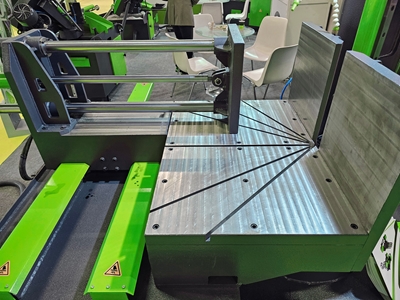 Cronoss 580X1050 Çift Yön Açılı Yarı Otomatik Sütunlu Şerit Testere - 3