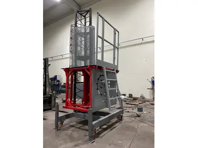 Mast Climber