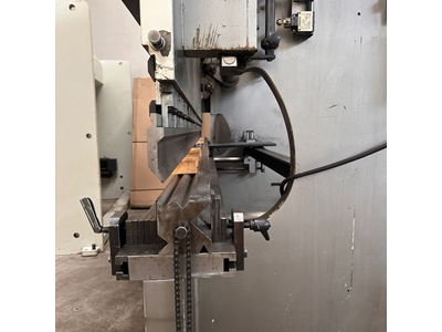 Uğurlu Marka 4 Mt X 300 Ton Nc Hidrolik Abkant Pres - 1