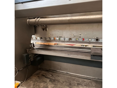 Uğurlu Marka 4 Mt X 300 Ton Nc Hidrolik Abkant Pres - 5