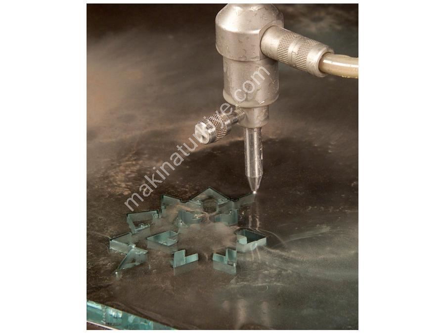 Machine de découpe composite à jet d'eau sans espace de broche de 12 000 mm/min à 4000 bars