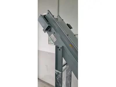 Açılı Tip PVC Bantlı Ürün Besleme Konveyörü