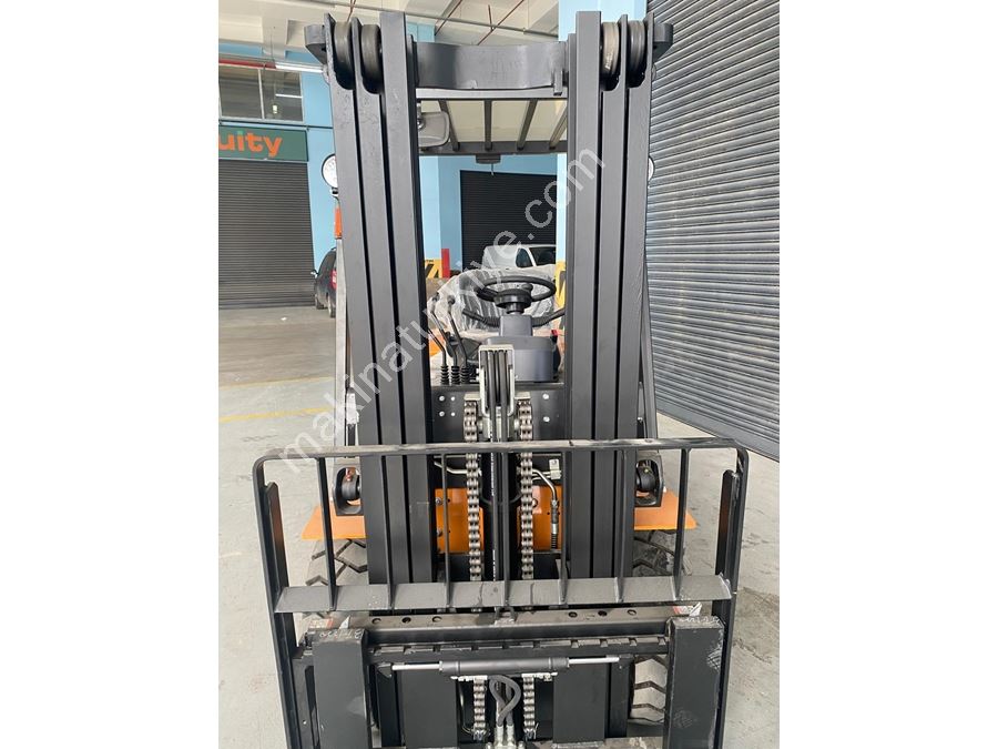 3 Ton 4500 mm Dizel Forklift