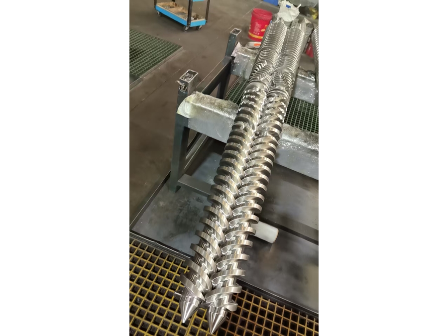 80/156 PVC Ekstrüzyon Makinası İçin Konik Çift Vida Kovan Seti