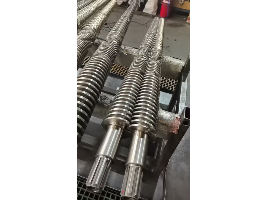 80/156 PVC Ekstrüzyon Makinası İçin Konik Çift Vida Kovan Seti