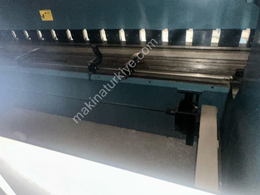 Durmazlar Marka 4 X 175 Ton Cnc Hidrolik Abkant Pres