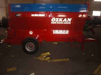 Remorque épandeur de fumier solide 4 m³ - 5