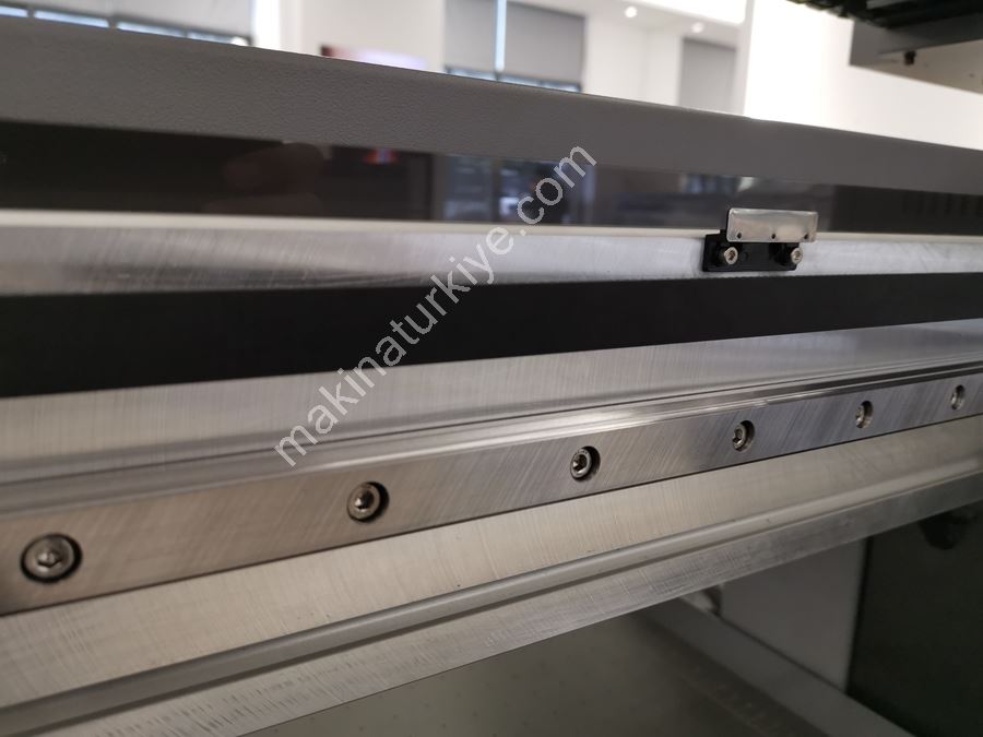 90 Cm X 60 Cm 3 Head Flatbed Led Uv Printing Machine