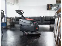 43 Cm Fırçalı 400W Akülü İticili Zemin Yıkama Makinası