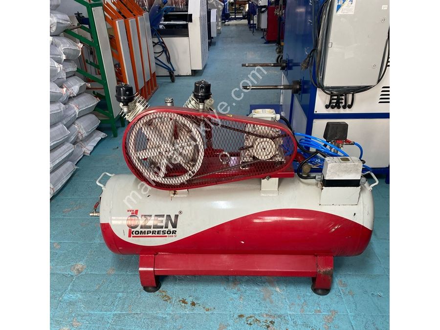 200 Liter kaum gebrauchter Kolbenkompressor