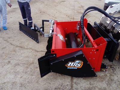 Mini Loader Önü Yem Yanaştırma Makinası - 1