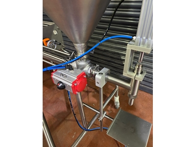 SEMI-AUTOMATIC LIQUID FILLING MACHINE - 4