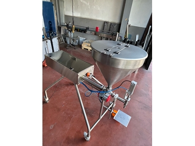 SEMI-AUTOMATIC LIQUID FILLING MACHINE - 5