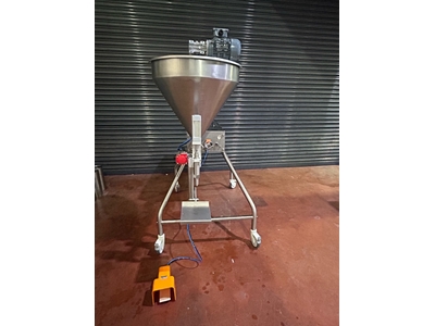 SEMI-AUTOMATIC LIQUID FILLING MACHINE - 7