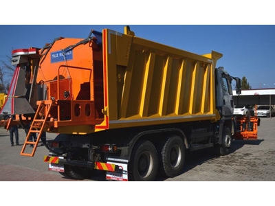 4-9 m³ Kar Küreme ve Tuz Serpme Aracı - 13