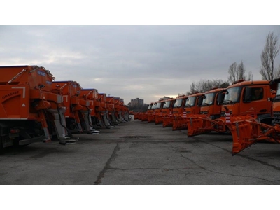 4-9 m³ Kar Küreme ve Tuz Serpme Aracı - 6