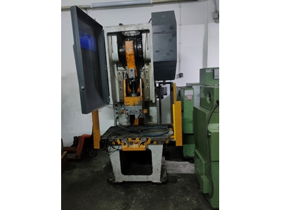 60 Ton Hava Kavramalı Eksantrik Pres Tezgahı - 1