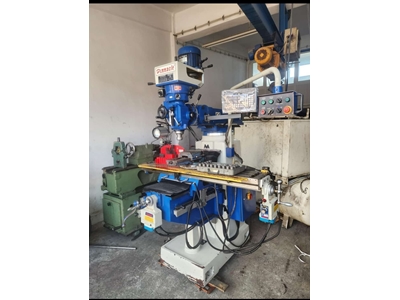 Pinnacle Brand Milling Machine for Mold Maker Number 4 - 2