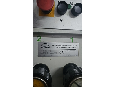 Roland R 202 2 Renk Ofset Baskı Makinesi - 1