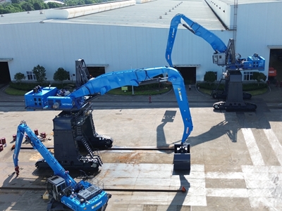 190 Ton Large Gantry Tracked Excavator - 1