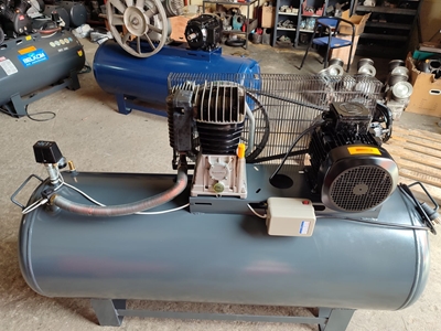 500 Litre, ,57 Hp 5900 İtalyan Abac Kafalı İkinci El, Saglam, Panolu 12 Bar Kompresör - 0
