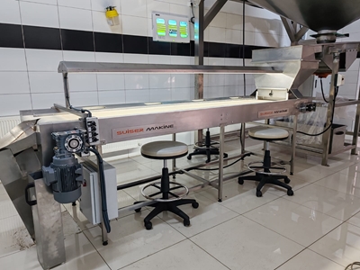 Paslanmaz Kuruyemiş Seçme Masası - 2