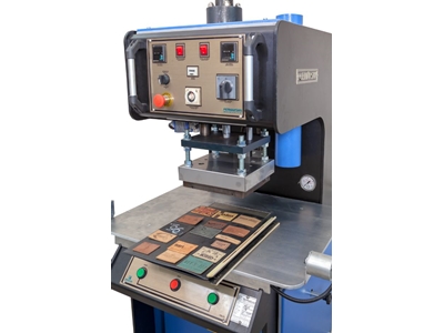 Presse à cuir de 220x240mm - 3