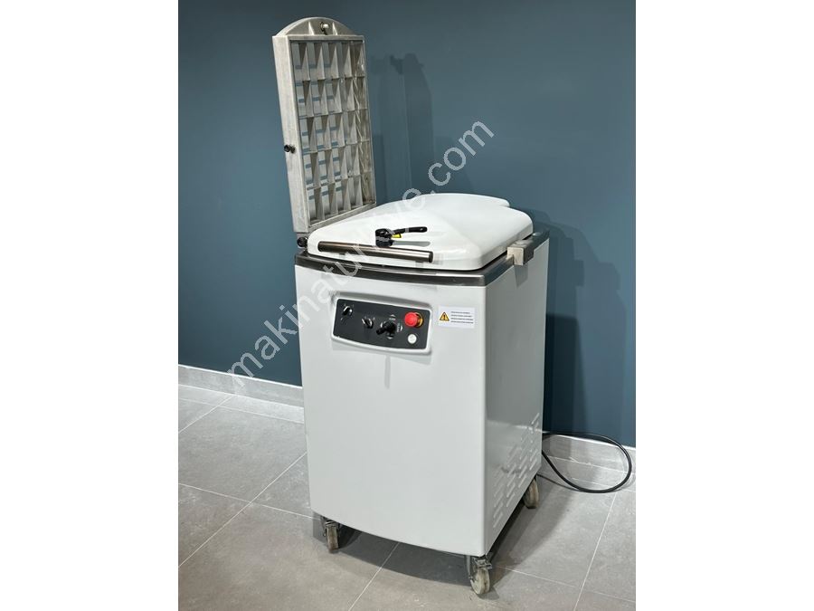 Croissant- und Brotteigteilungs- und Formgebungsmaschine