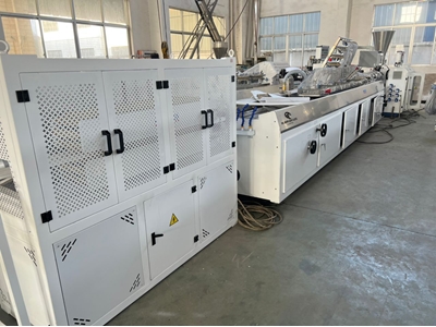 200 / 250 Kg Conical Twin Screw Plastic Pvc Profile Extruder - 2