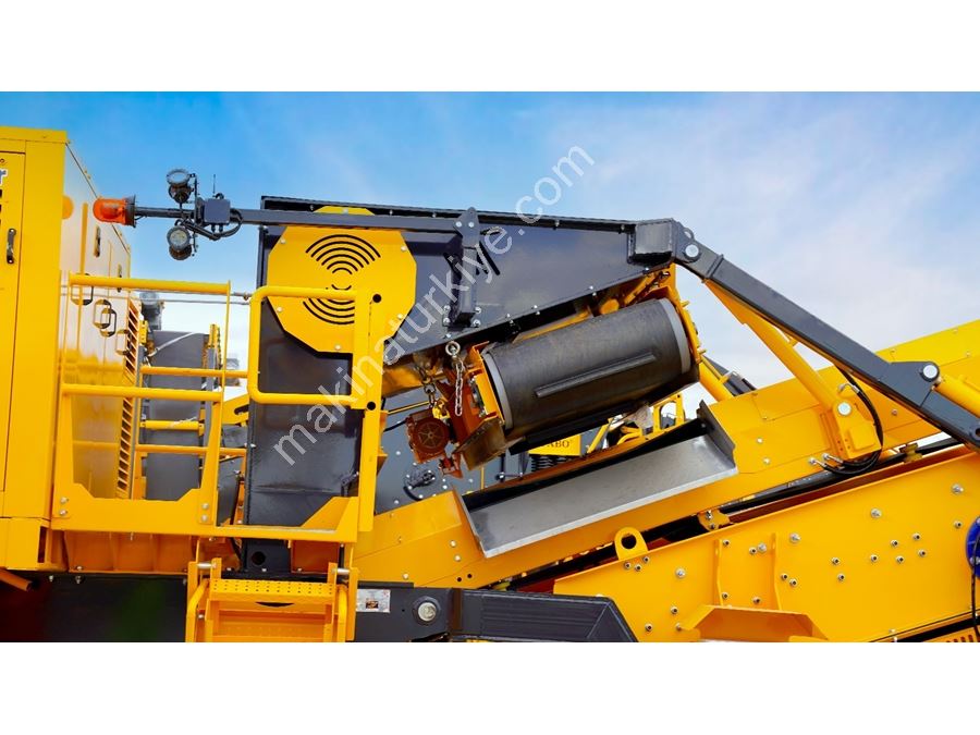 130-240 Ton/Saat Titreşimli Elekli Paletli Darbeli KırıcI