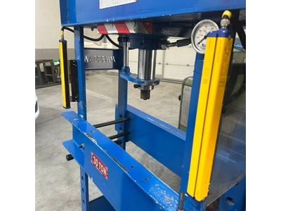 30 Tonnen automatische Hydraulikpresse - 2