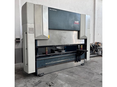 Presse plieuse hydraulique CNC 8 axes 3x135 tonnes - 1